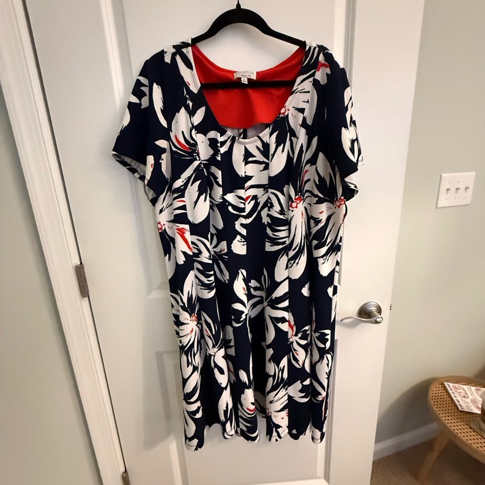 Robbie Bee Navy and White Floral Midi Dress